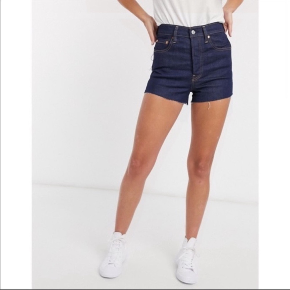 LEVI’S Ribcage Jean Shorts - Picture 6 of 16